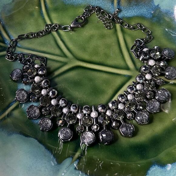 Dark Gray Hematite Color Faceted Crystal statement Necklace - Picture 3 of 4